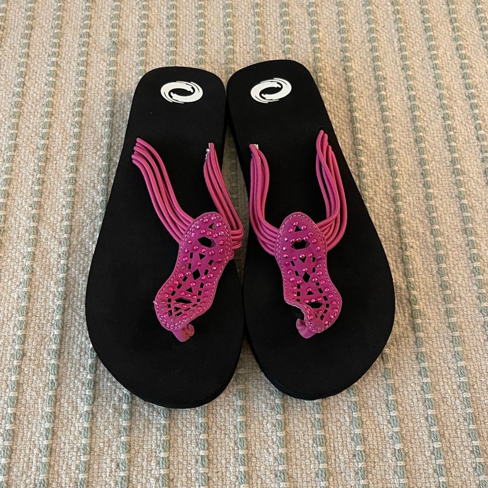 Girl’s Flip Flops - Size: 3